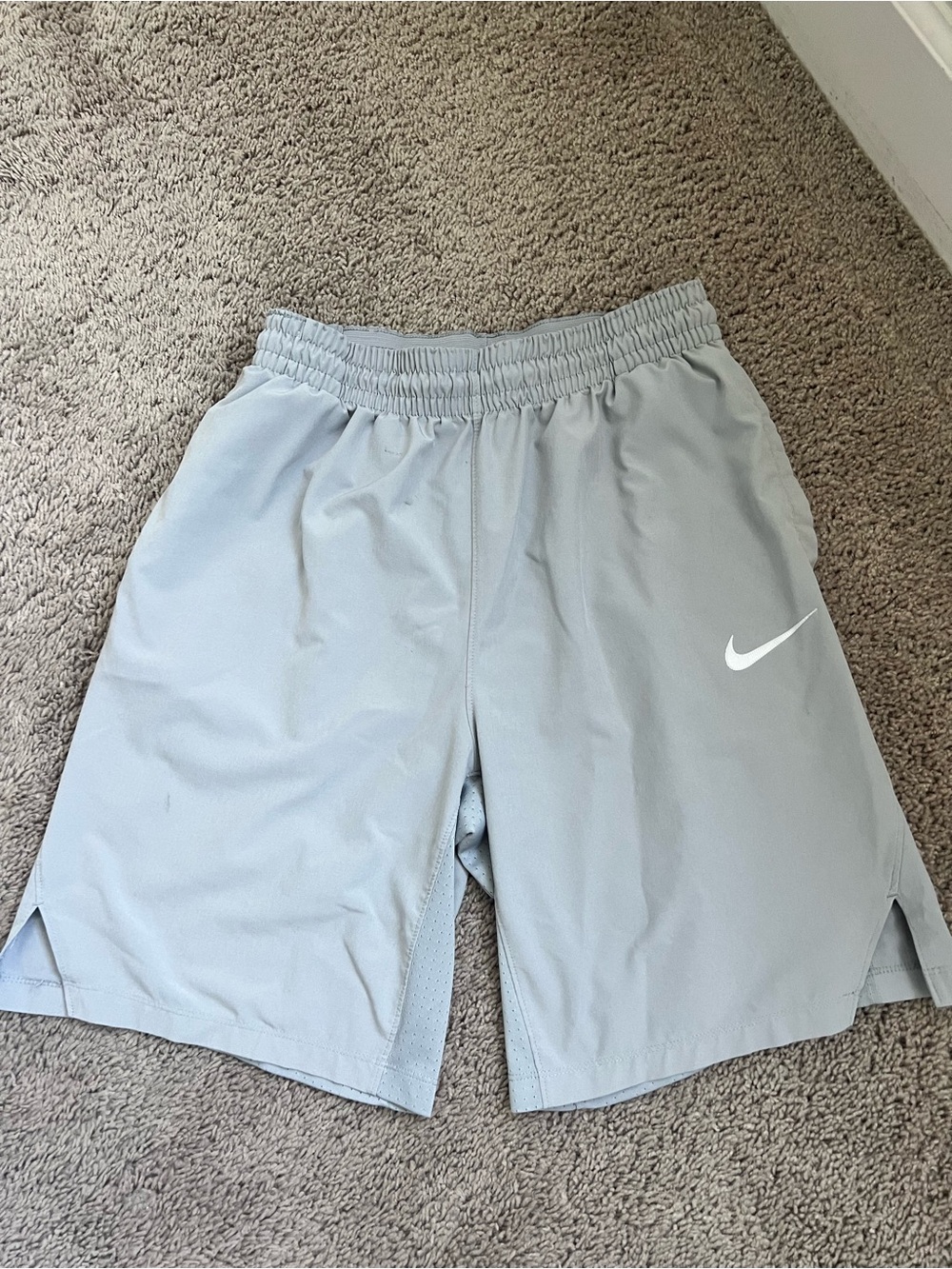 Nike Men’s Light Gray Athletic Shorts